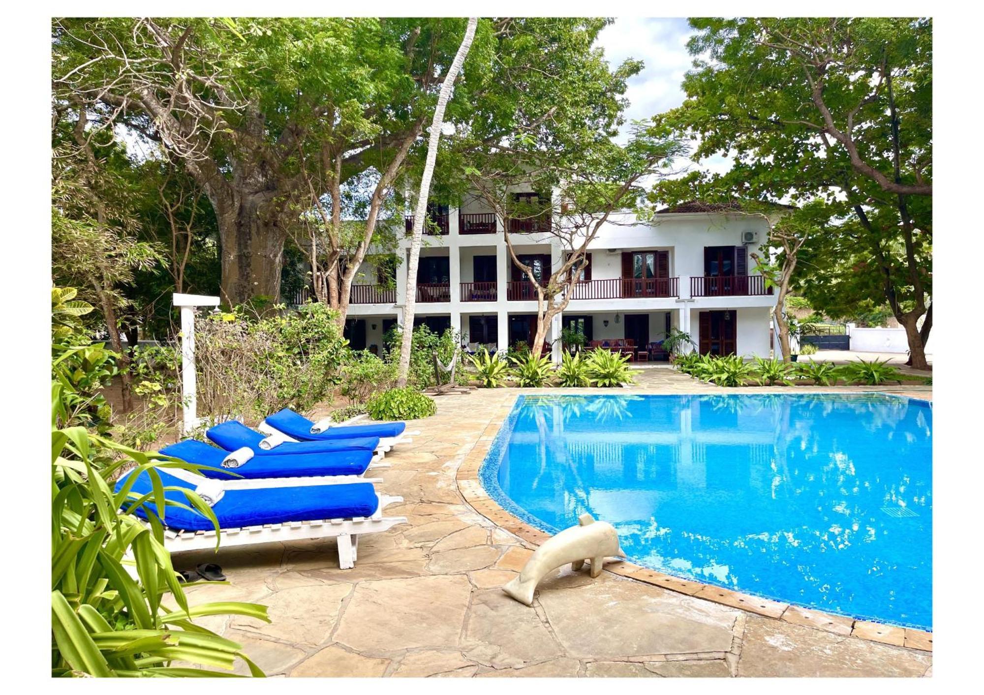 Vita'S Beach House Villa Diani Beach Exterior photo